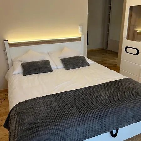 Garbary 84 Parking Free *