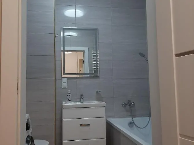 Garbary 84 Parking Free Apartamento